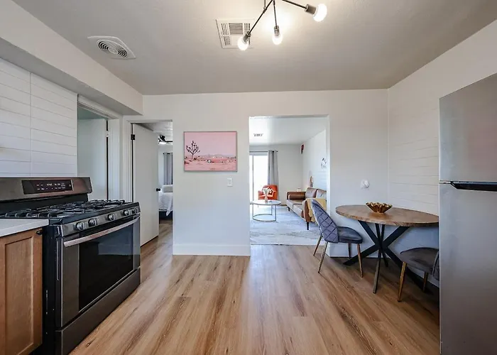 #1 Renovated Midtown Gem Quiet Budget Friendly Apartment *