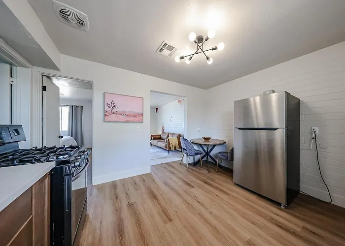 #1 Renovated Midtown Gem Quiet Budget Friendly Apartment *